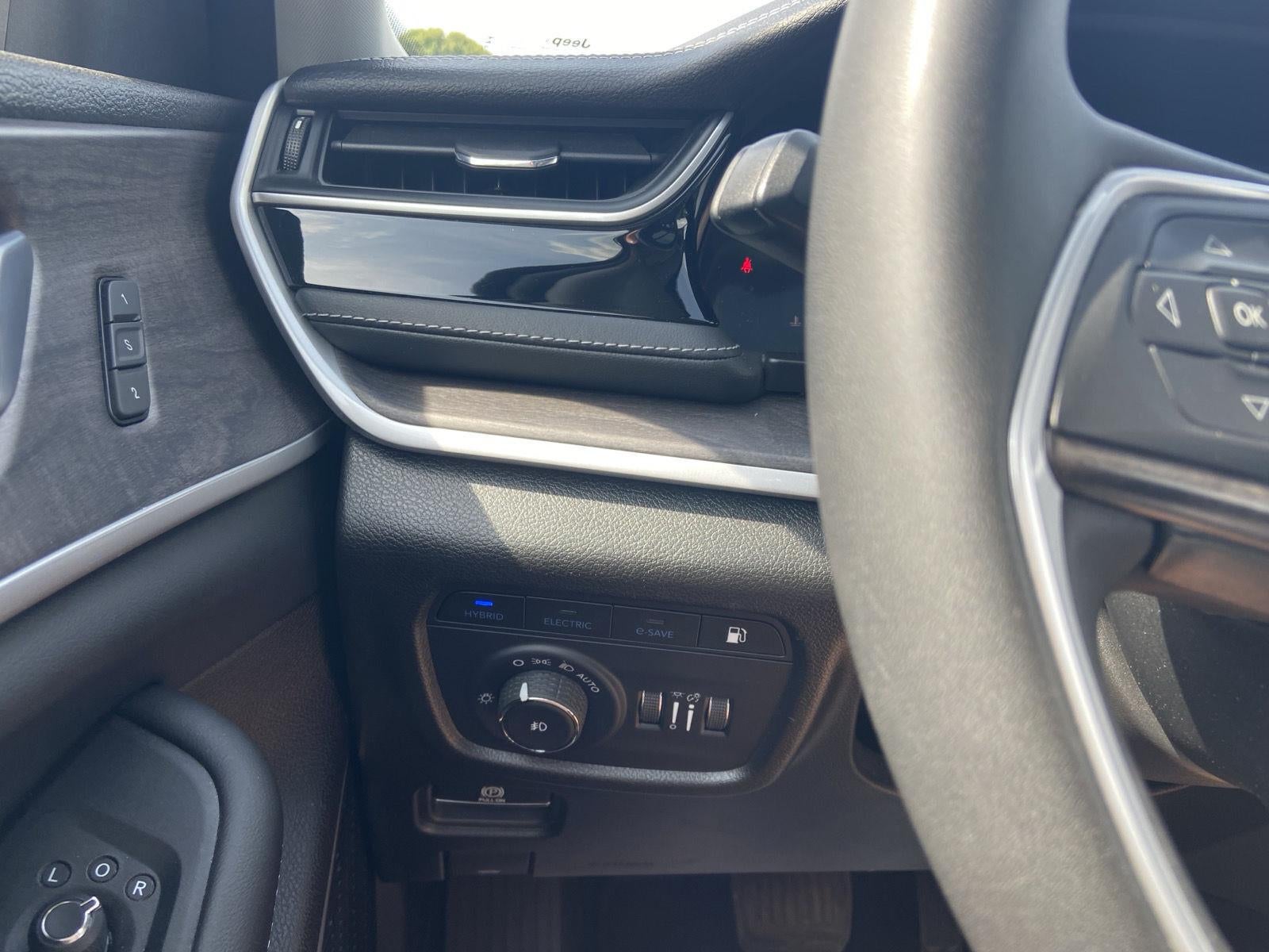 2023 Jeep Grand Cherokee 4Xe 30th Anniversary