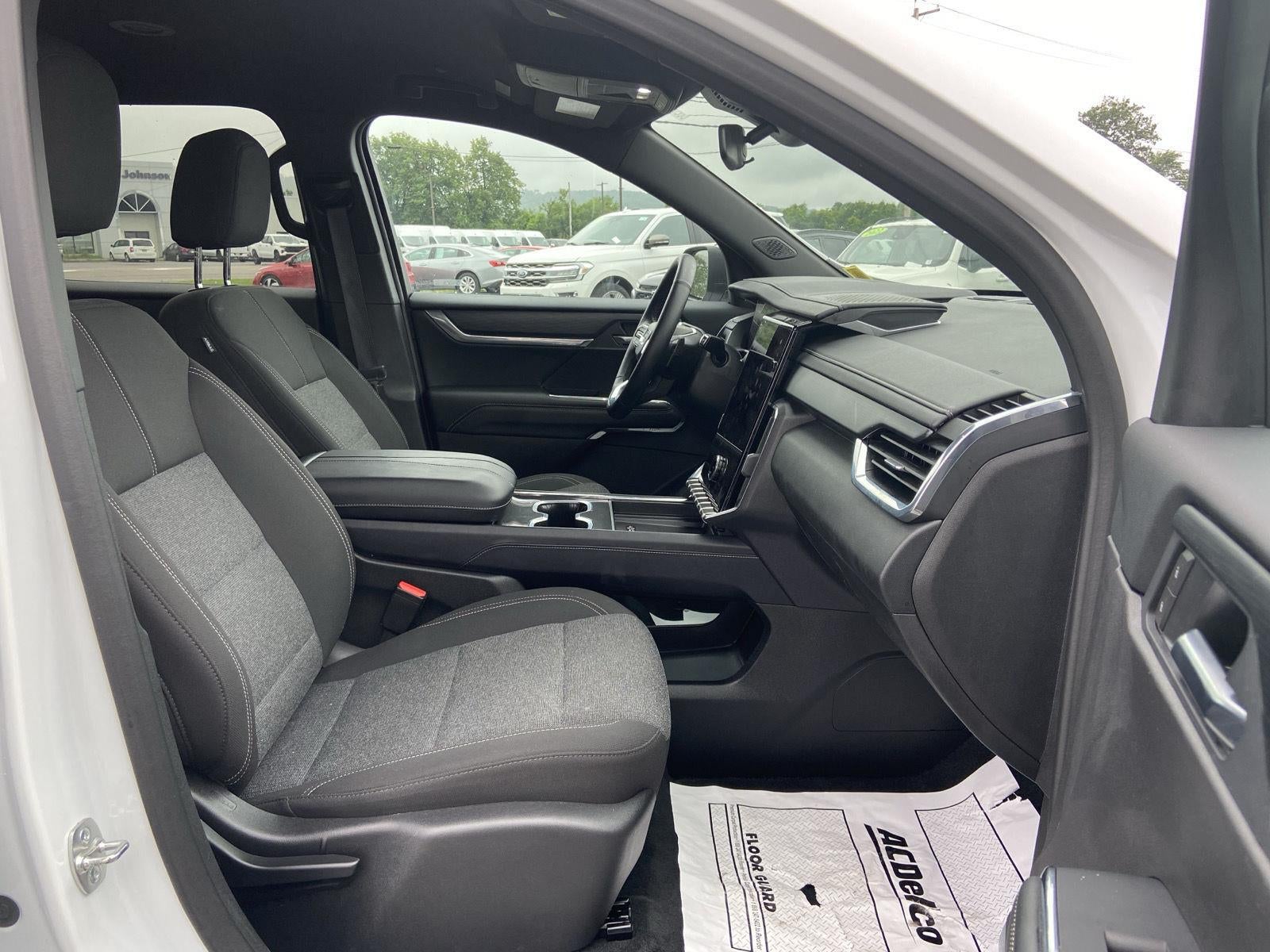 2025 GMC Acadia AWD Elevation