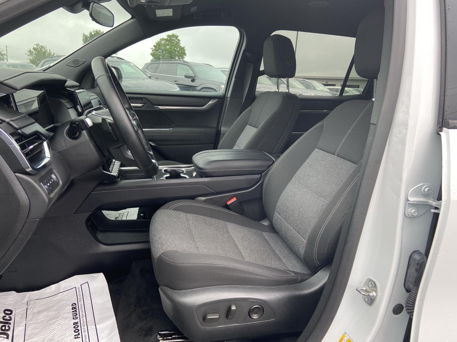 2025 GMC Acadia AWD Elevation