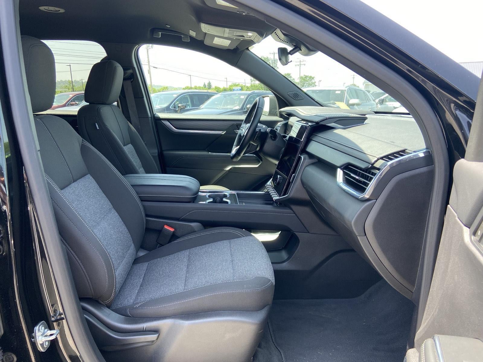 2025 GMC Acadia AWD Elevation