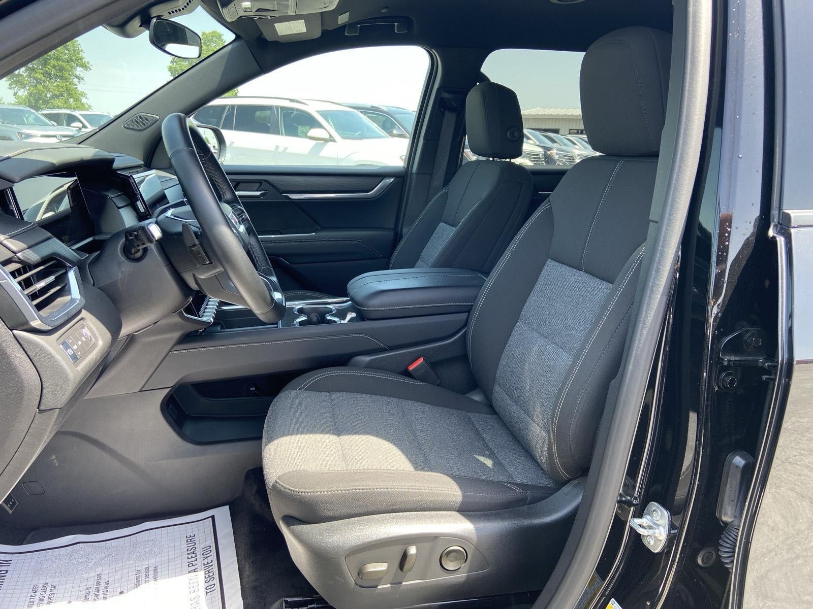 2025 GMC Acadia AWD Elevation
