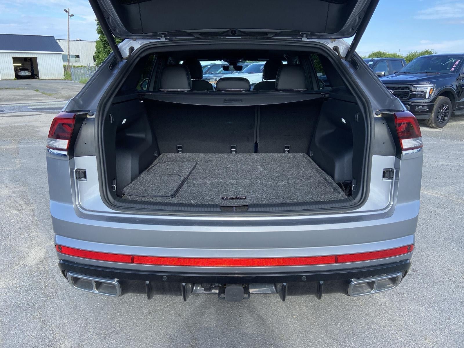 2024 Volkswagen Atlas Cross Sport 2.0T SEL R-Line
