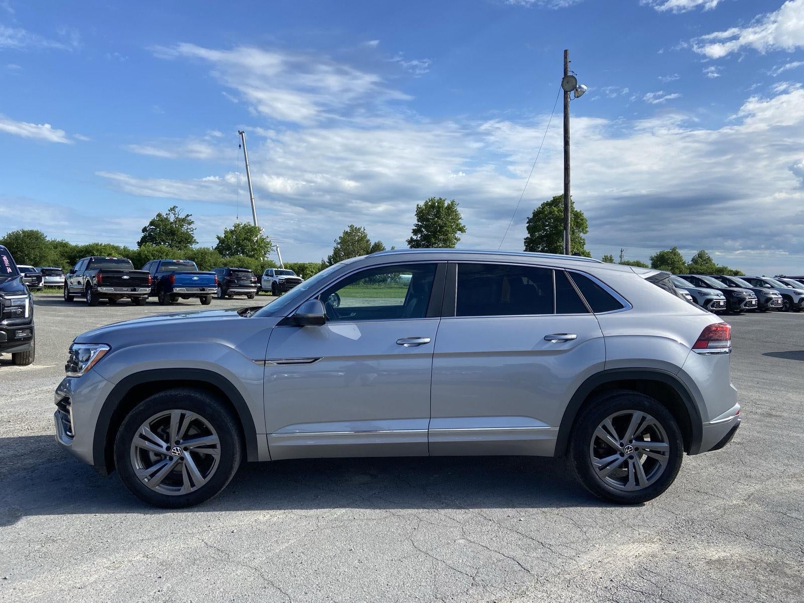 2024 Volkswagen Atlas Cross Sport 2.0T SEL R-Line