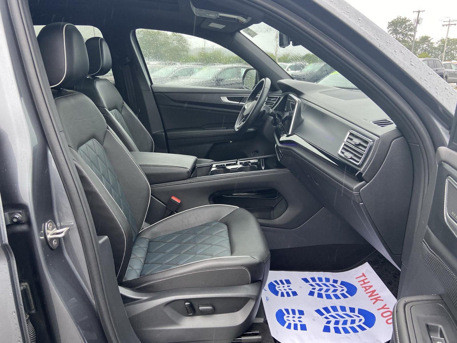 2024 Volkswagen Atlas Cross Sport 2.0T SEL Premium R-Line
