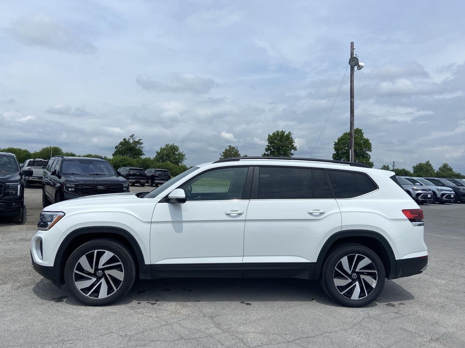2024 Volkswagen Atlas 2.0T SE w/Technology