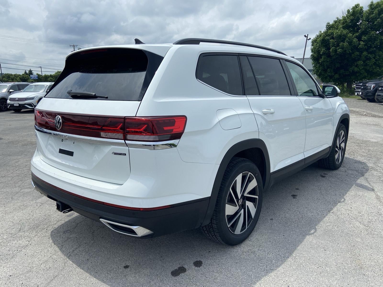 2024 Volkswagen Atlas 2.0T SE w/Technology