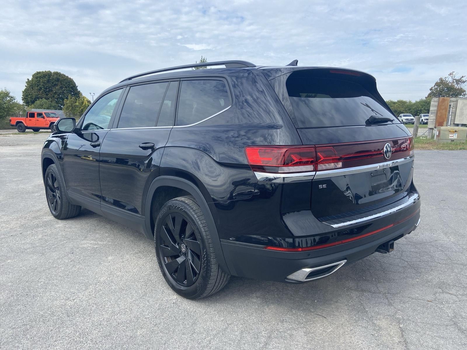 2024 Volkswagen Atlas 2.0T SE w/Technology
