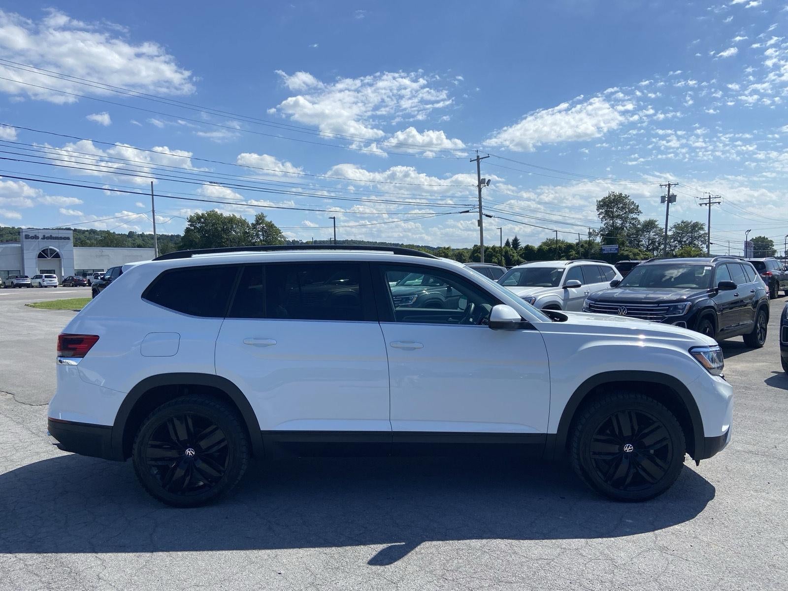 2022 Volkswagen Atlas 3.6L V6 SE w/Technology