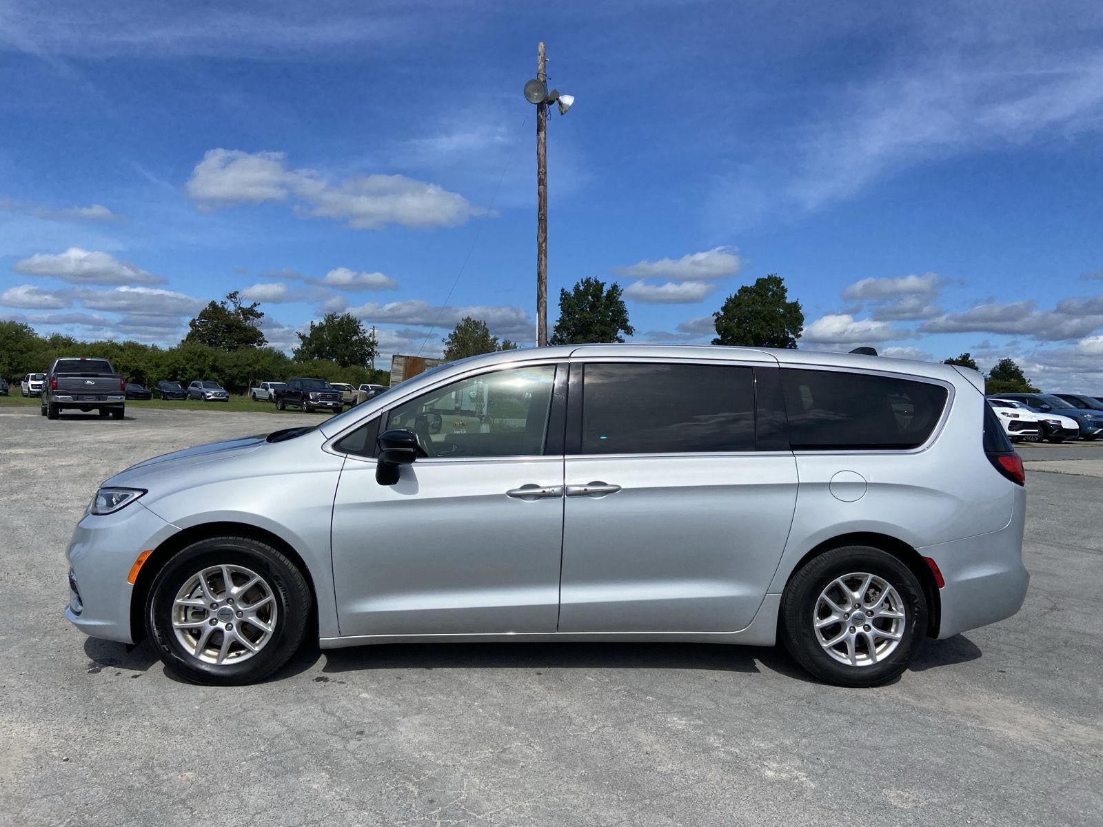 2024 Chrysler Pacifica Touring L