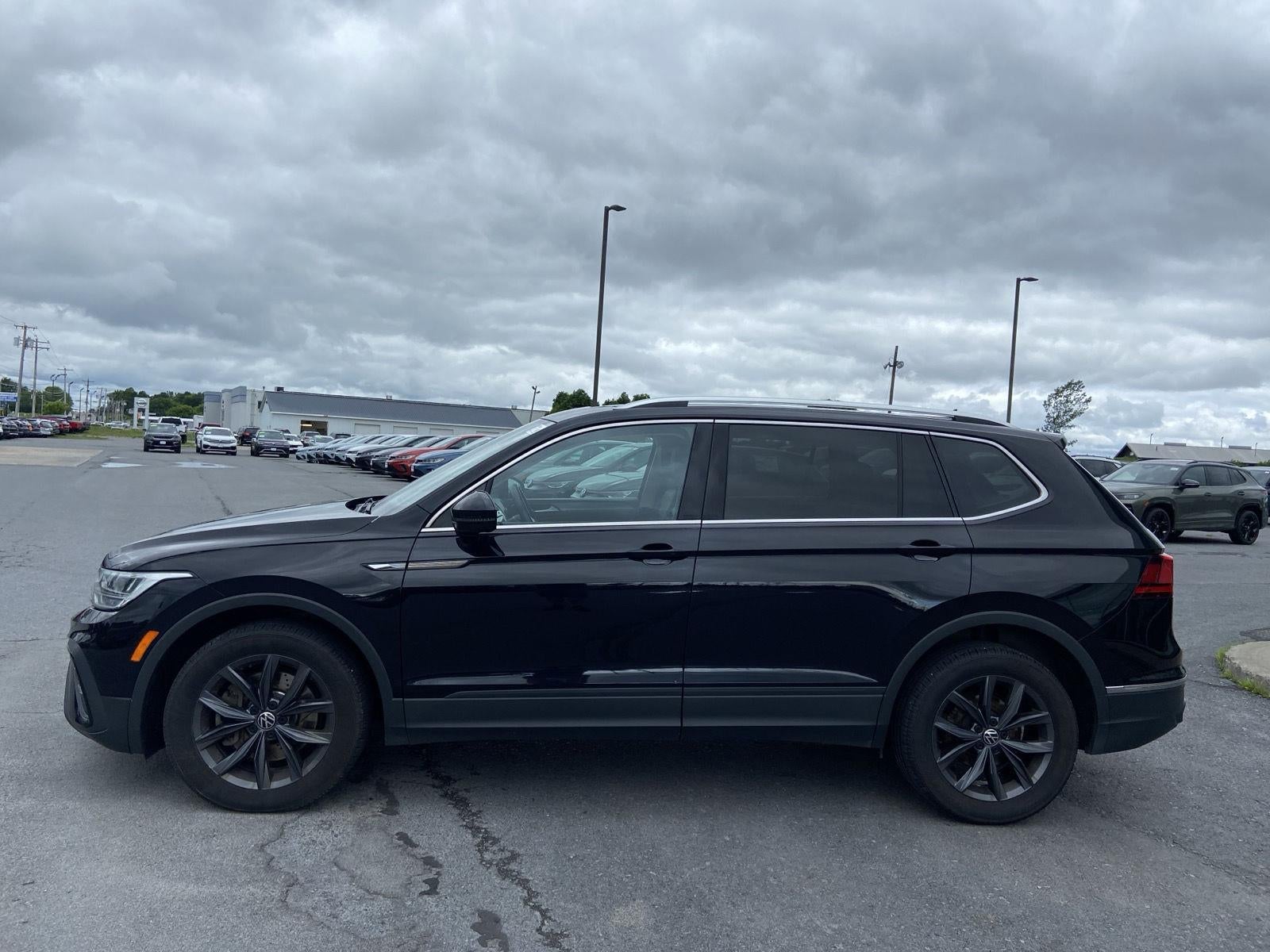 2022 Volkswagen Tiguan SE