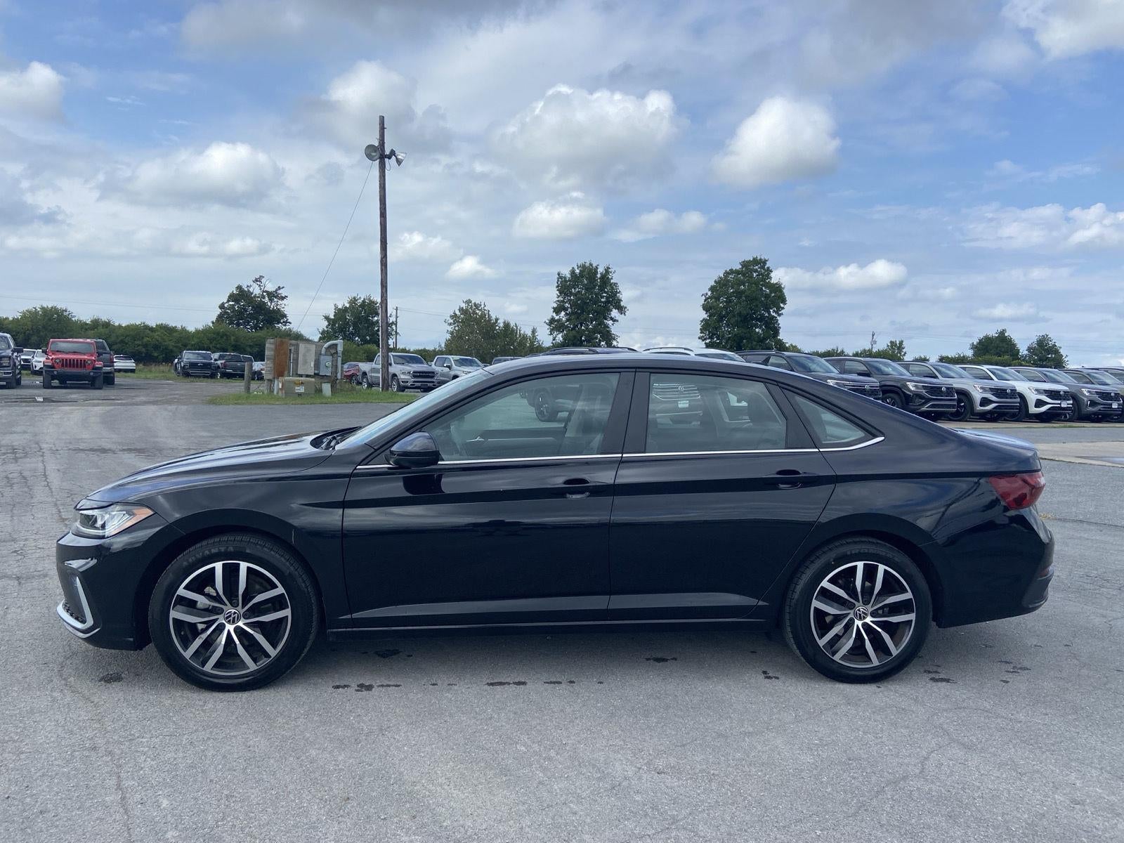 2025 Volkswagen Jetta SE