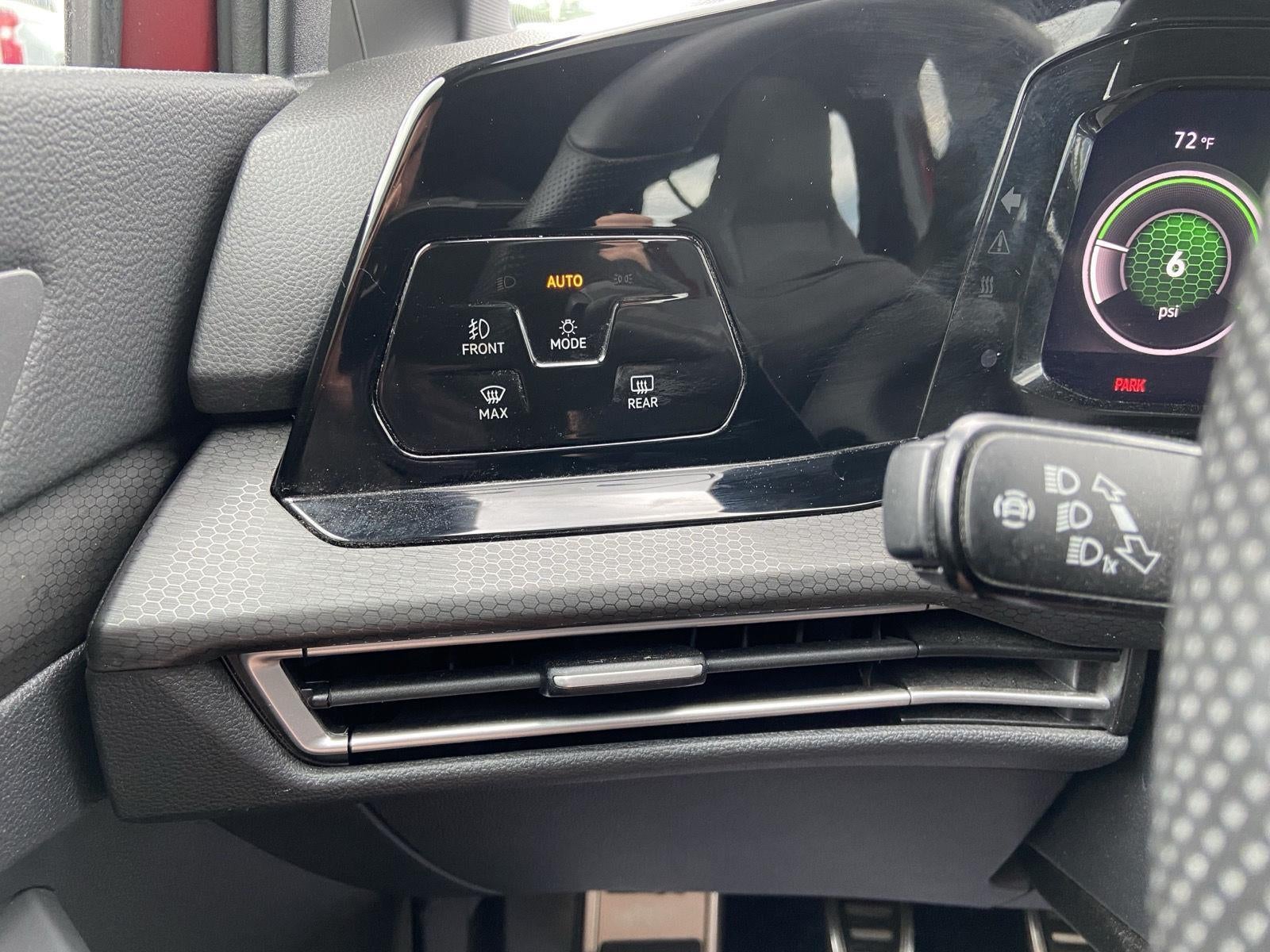 2022 Volkswagen Golf GTI SE