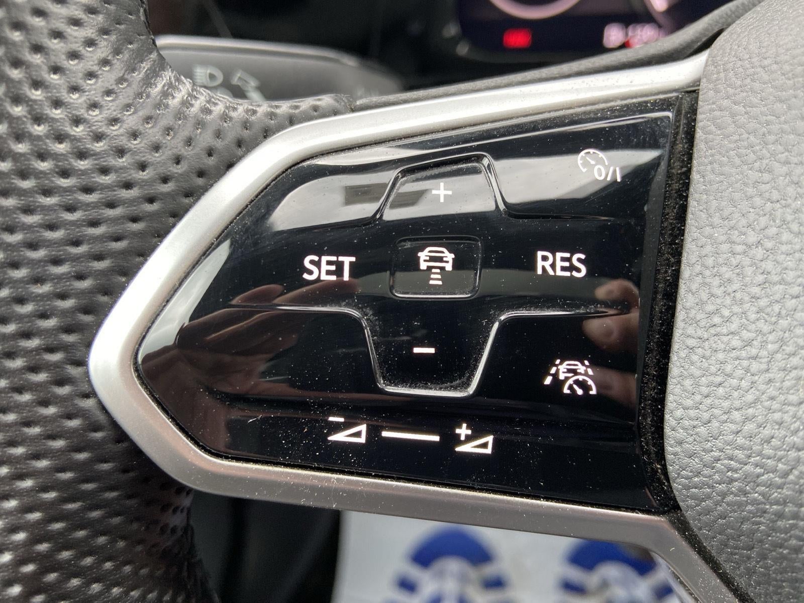 2022 Volkswagen Golf GTI SE