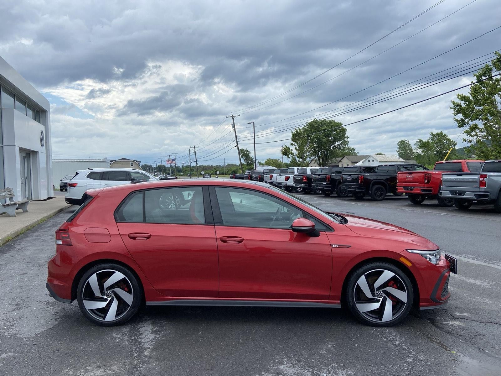 2022 Volkswagen Golf GTI SE