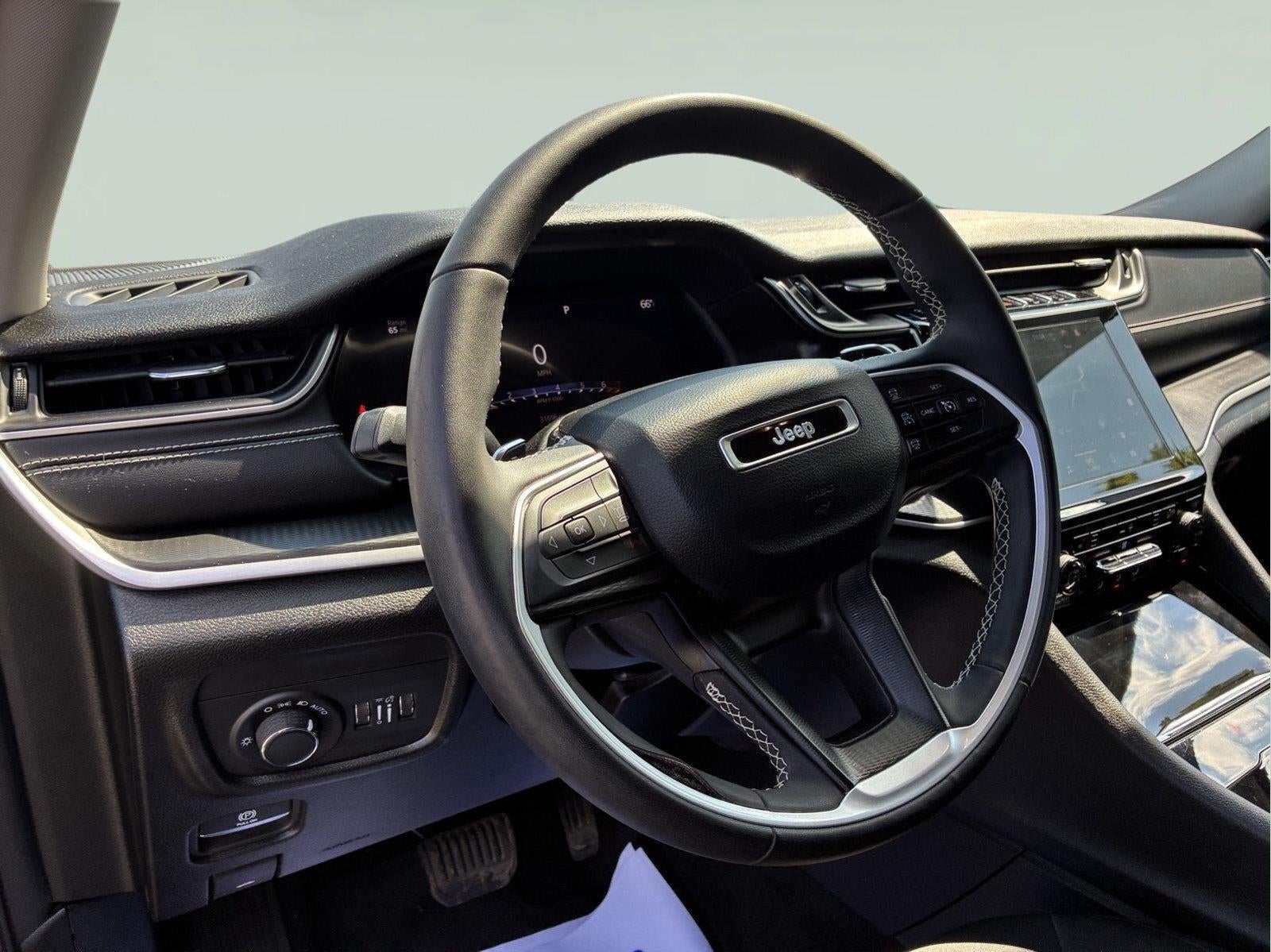 2023 Jeep Grand Cherokee L Laredo