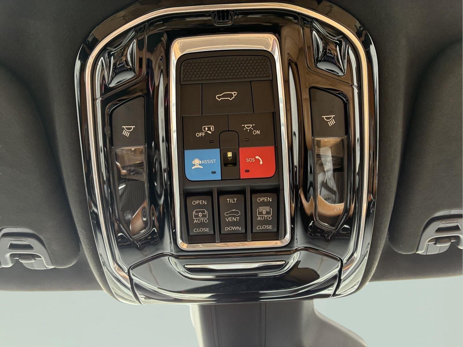 2022 Jeep Grand Wagoneer Series III