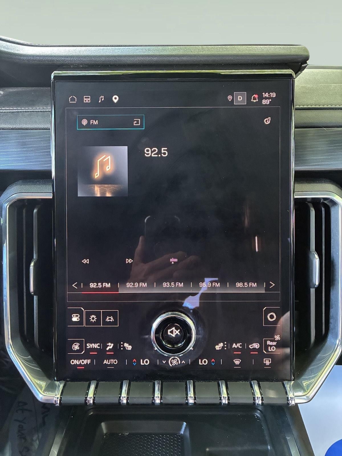 2025 GMC Acadia Elevation