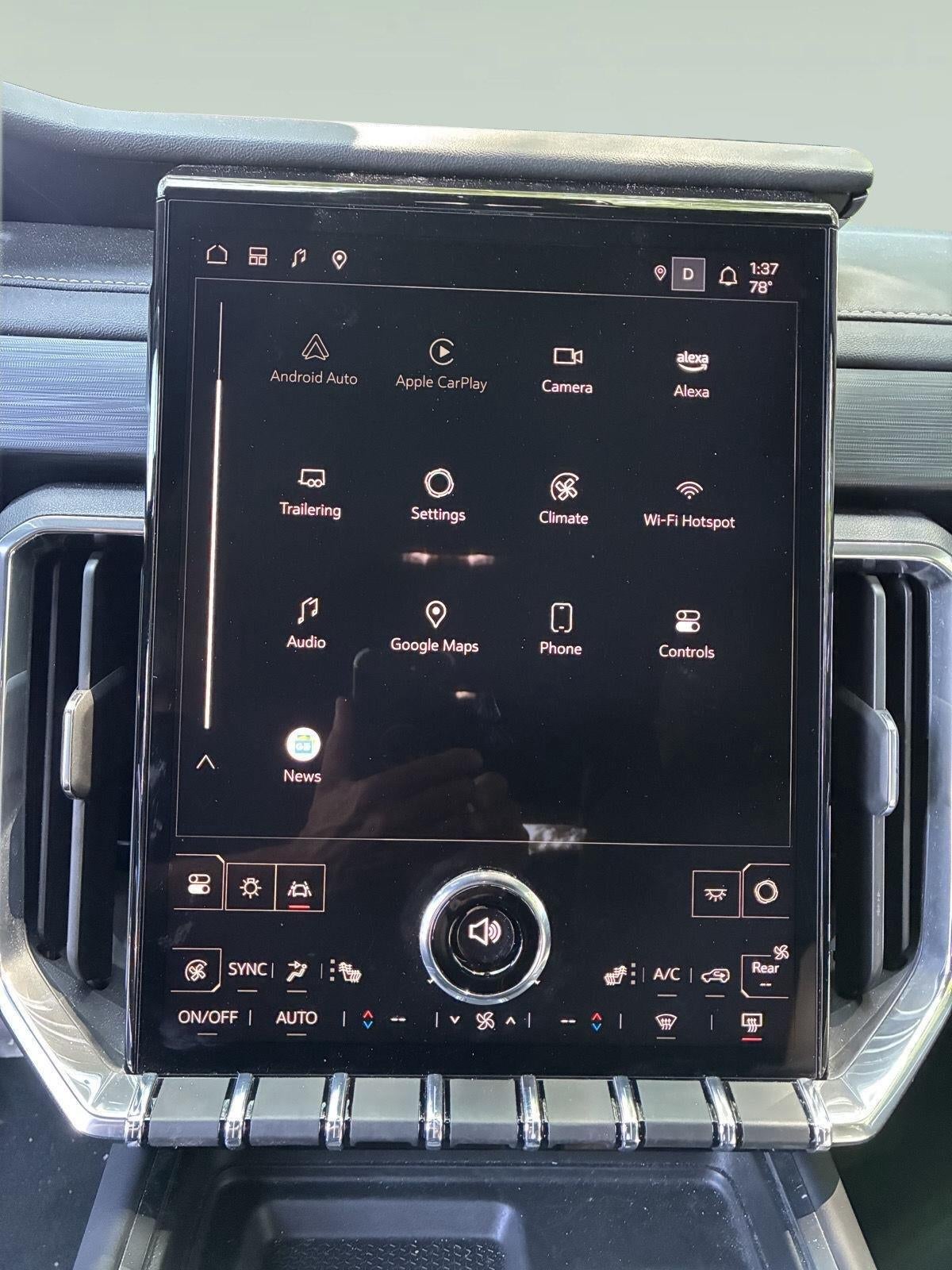 2025 GMC Acadia Elevation