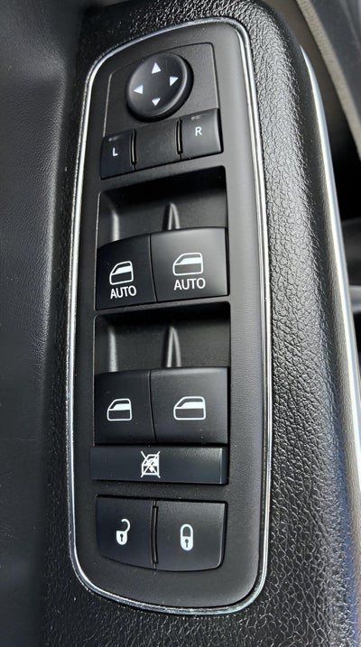 2023 Chrysler 300 Touring L