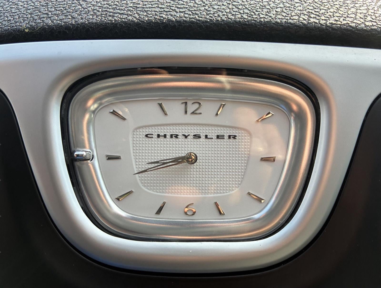 2023 Chrysler 300 Touring L