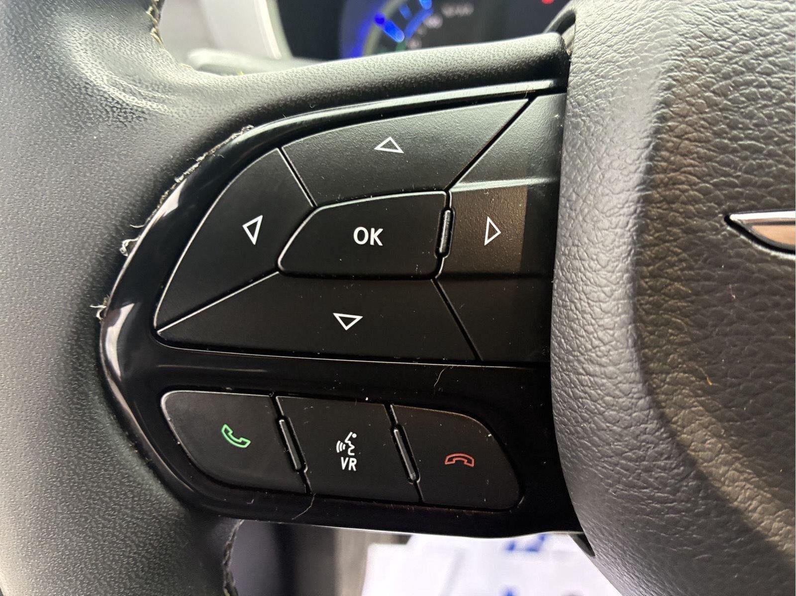 2022 Chrysler Pacifica Hybrid Touring L