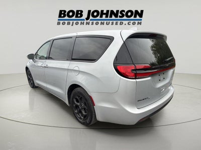 2022 Chrysler Pacifica Hybrid Touring L