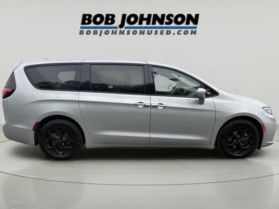 2022 Chrysler Pacifica Hybrid Touring L
