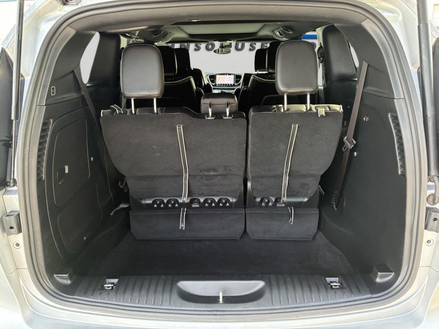 2024 Chrysler Pacifica Hybrid Premium S Appearance Pkg