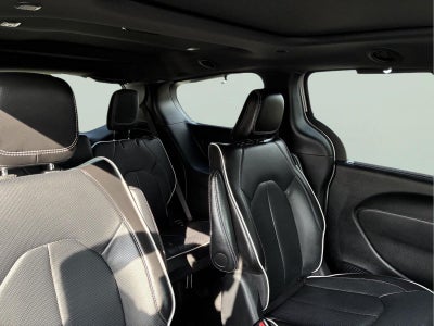 2024 Chrysler Pacifica Hybrid Premium S Appearance Pkg