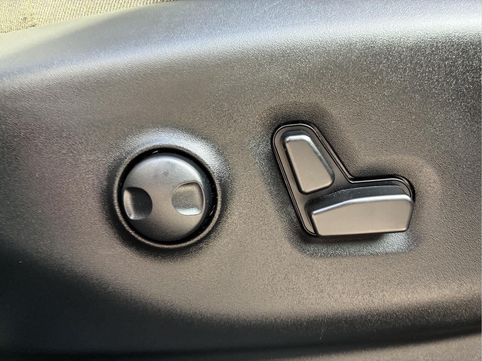 2024 Chrysler Pacifica Hybrid Premium S Appearance Pkg