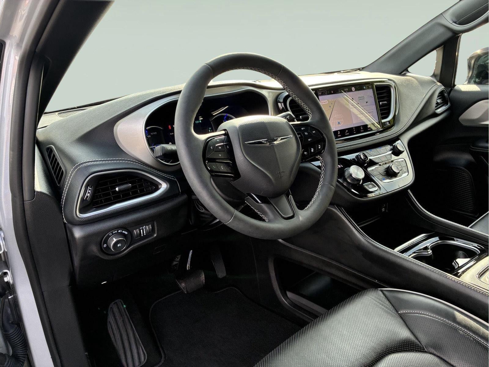 2024 Chrysler Pacifica Hybrid Premium S Appearance Pkg