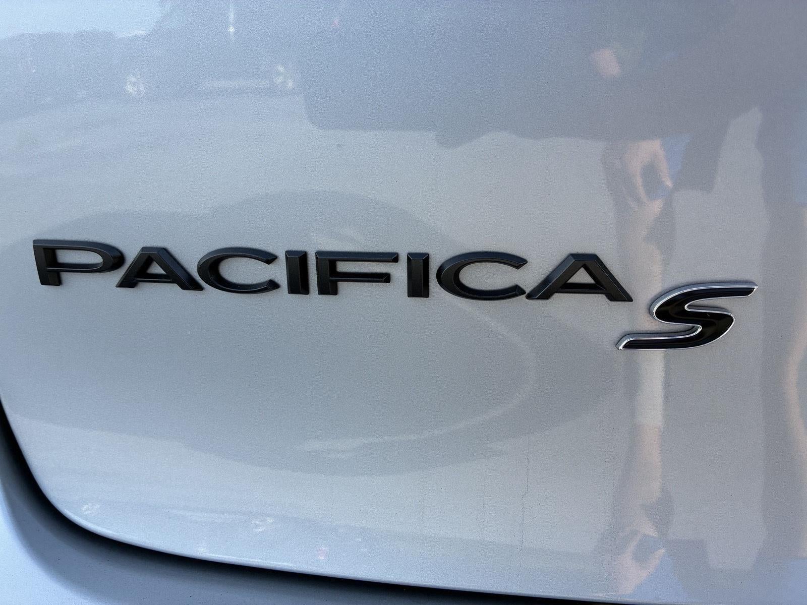 2024 Chrysler Pacifica Hybrid Premium S Appearance Pkg