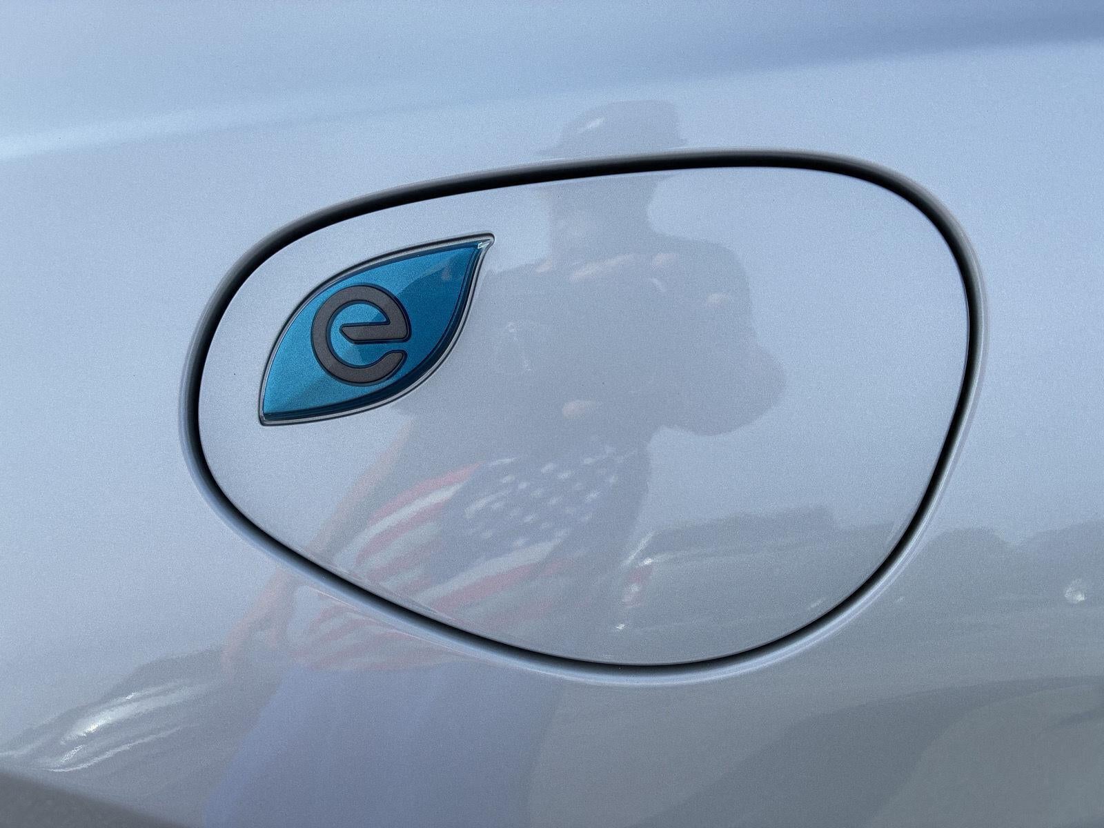 2024 Chrysler Pacifica Hybrid Premium S Appearance Pkg
