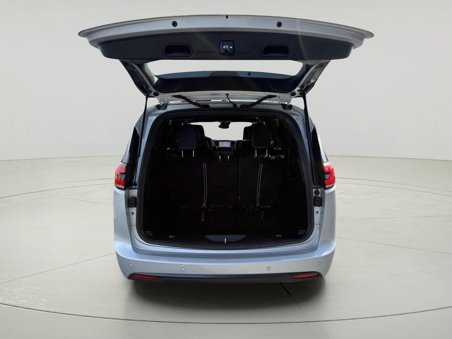 2024 Chrysler Pacifica Hybrid Premium S Appearance Pkg