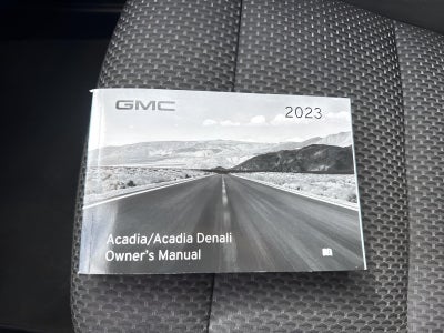 2023 GMC Acadia SLE