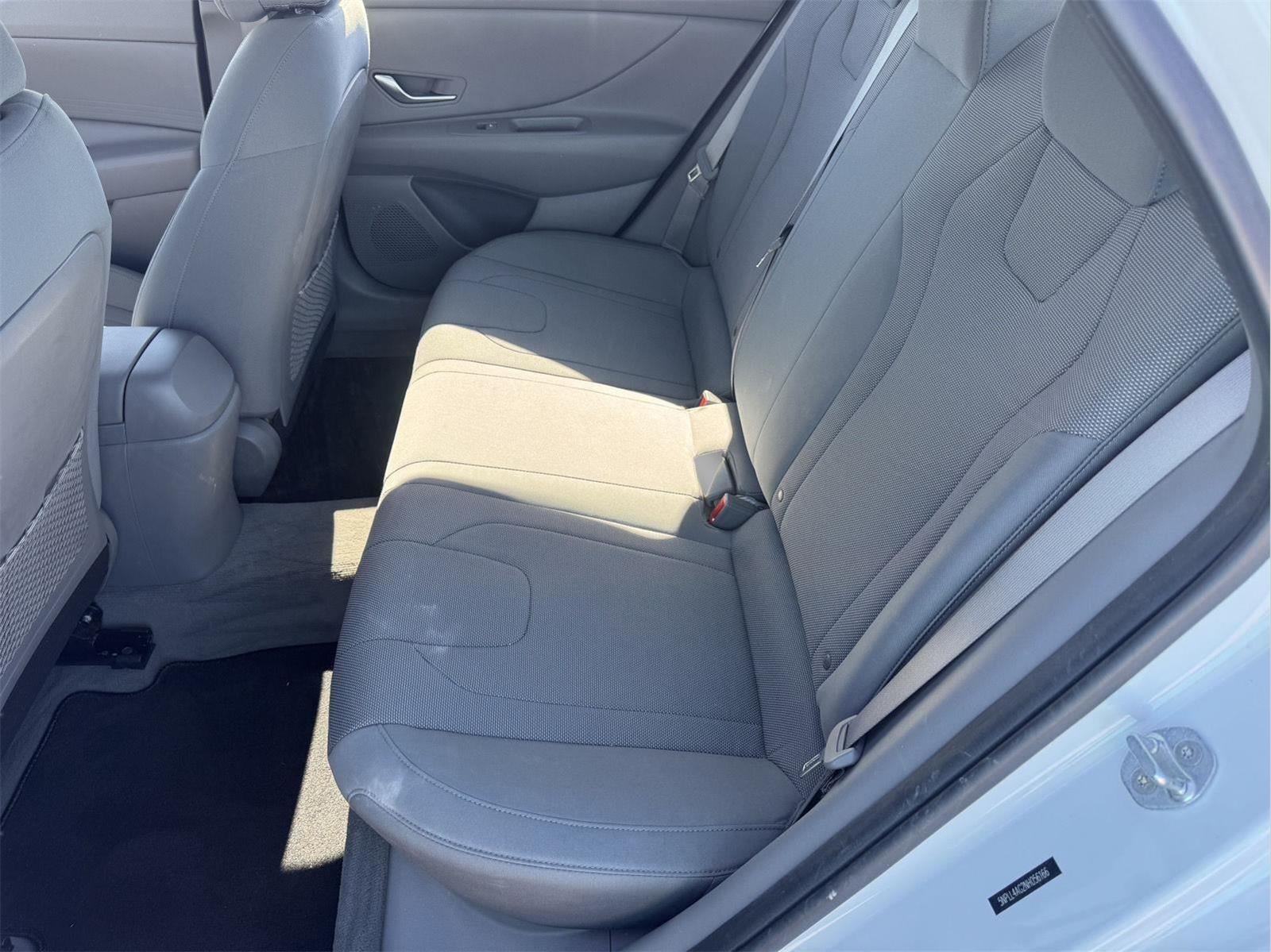 2022 Hyundai ELANTRA SE