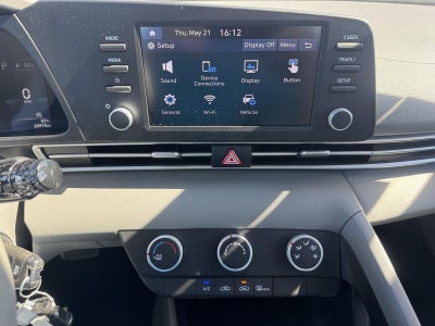 2022 Hyundai ELANTRA SE