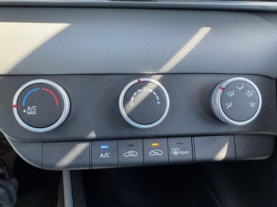 2022 Hyundai ELANTRA SE