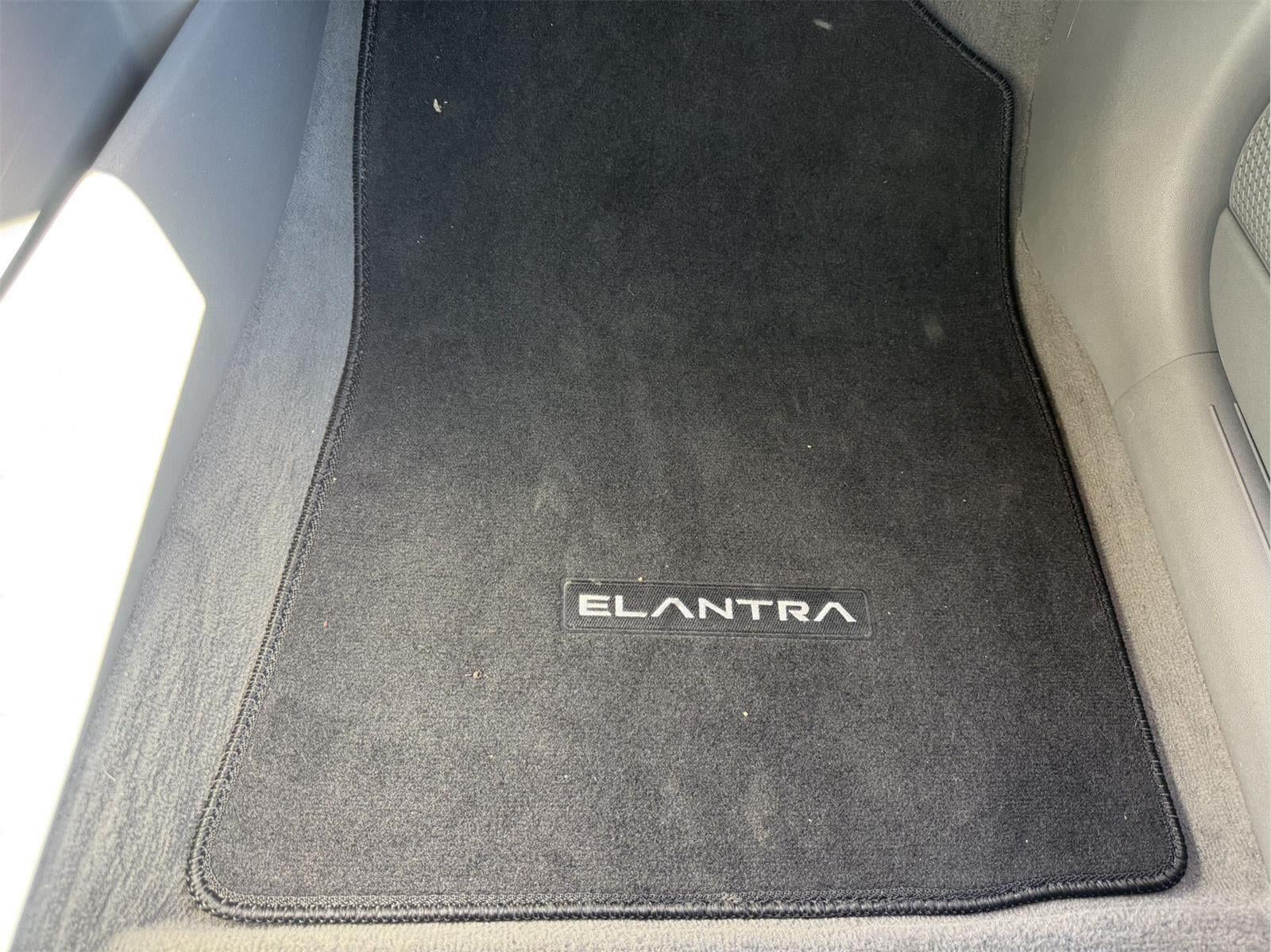 2022 Hyundai ELANTRA SE