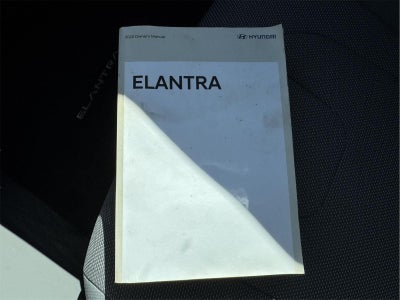 2022 Hyundai ELANTRA SE