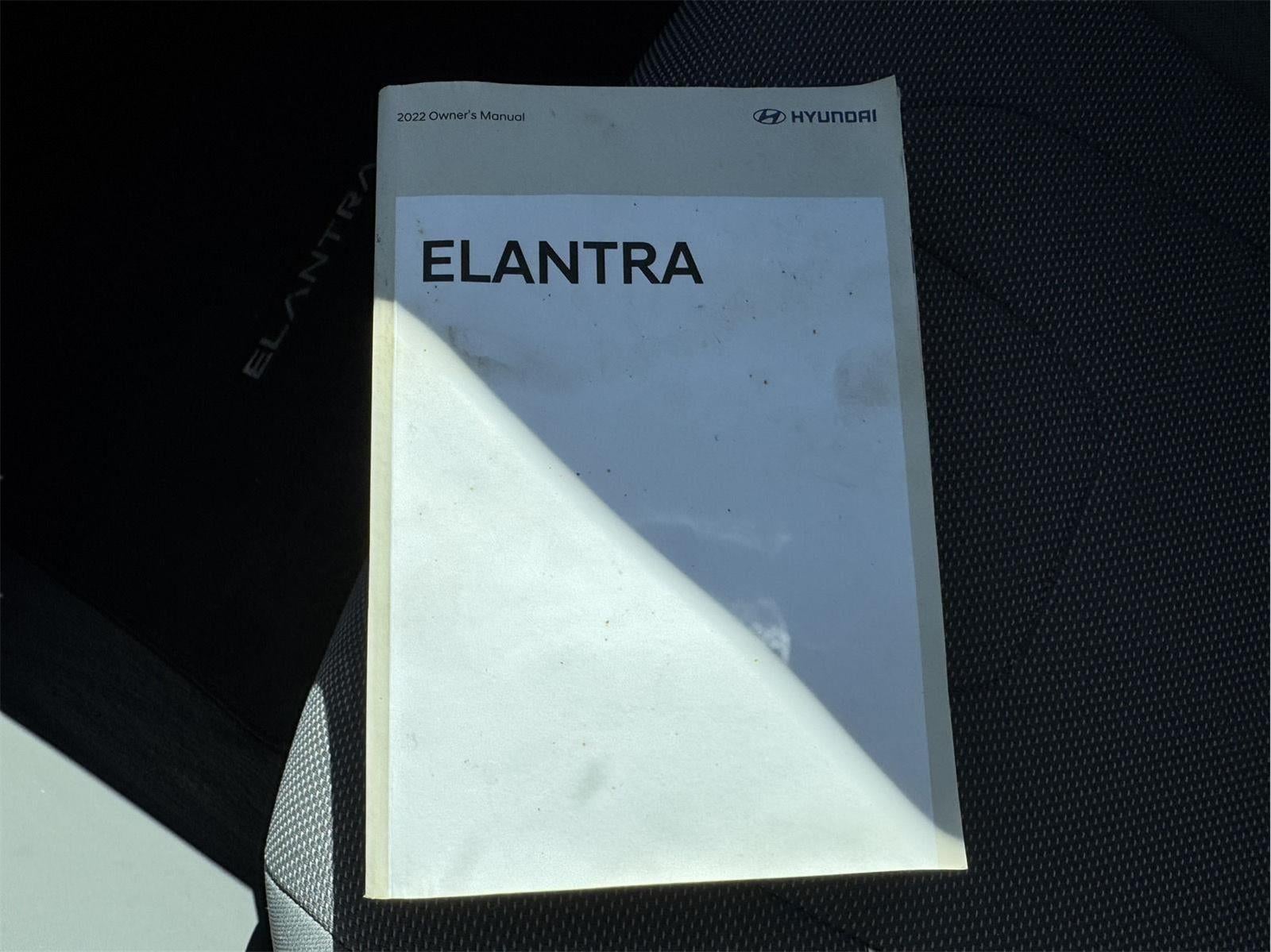 2022 Hyundai ELANTRA SE
