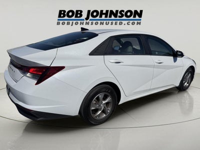 2022 Hyundai ELANTRA SE