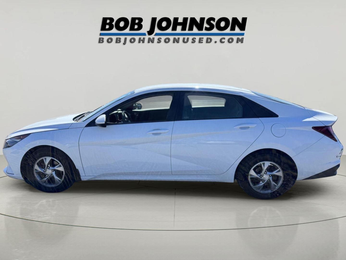 2022 Hyundai ELANTRA SE