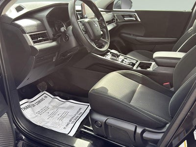 2024 Mitsubishi Outlander ES