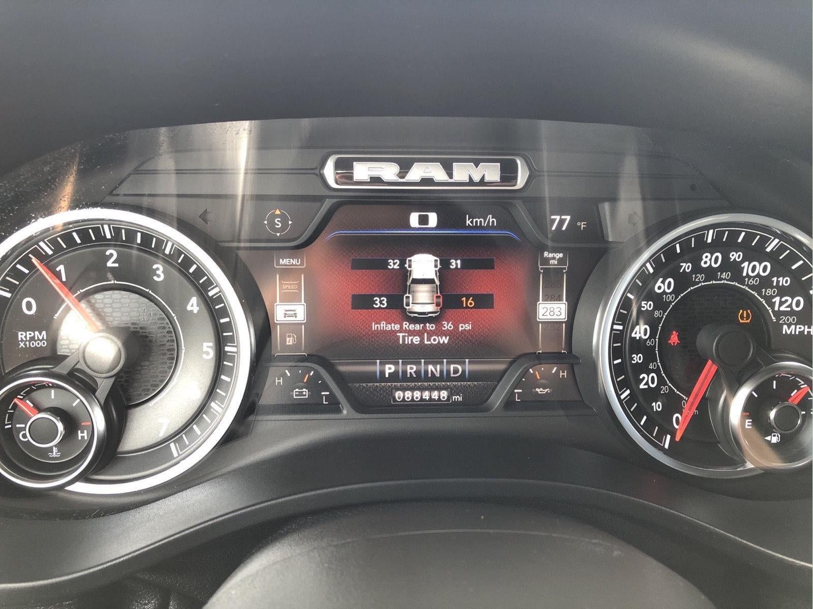 2022 RAM 1500 Big Horn Crew Cab 4x4 5'7" Box