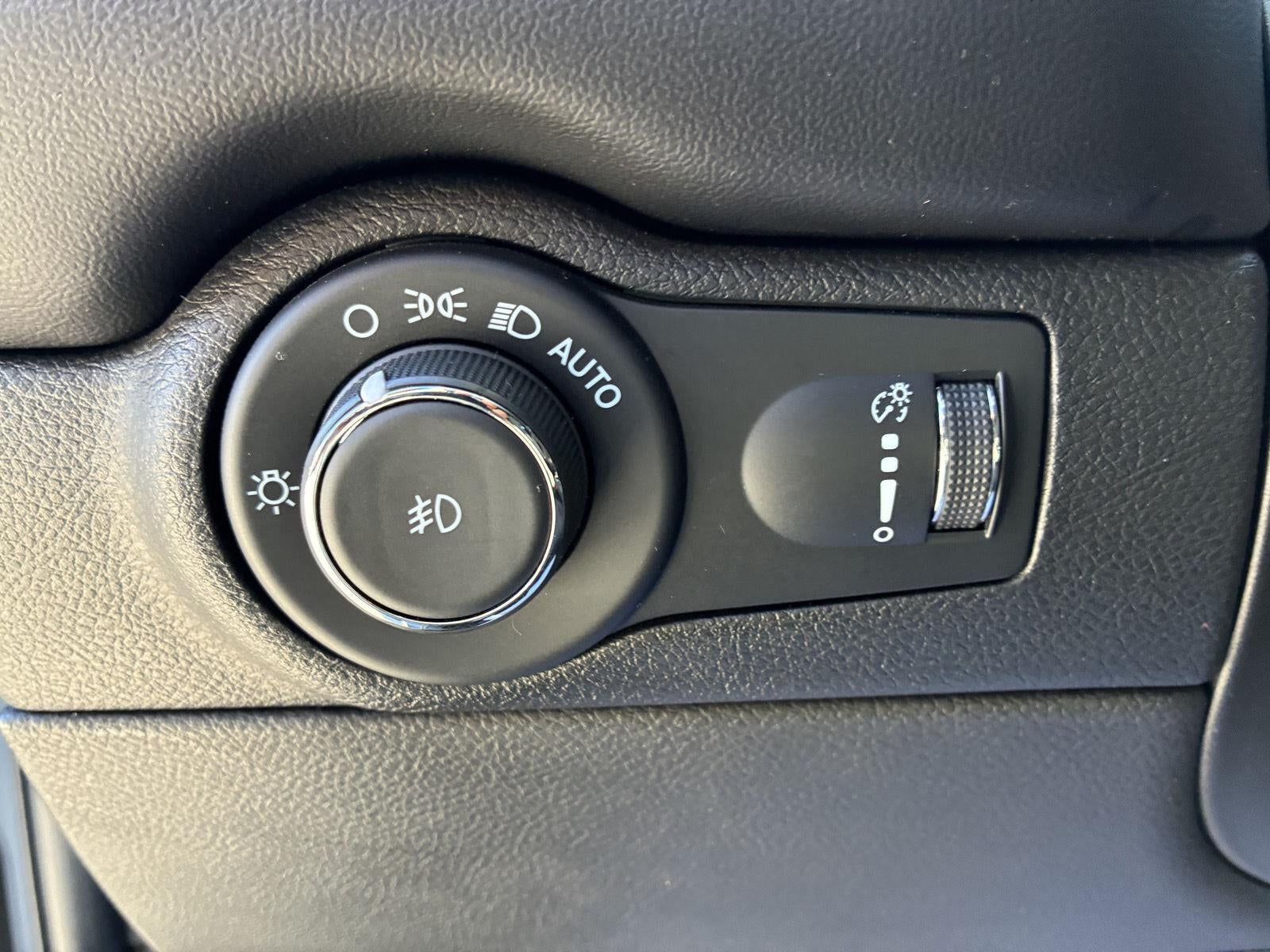 2022 Dodge Durango SXT - Photo 22