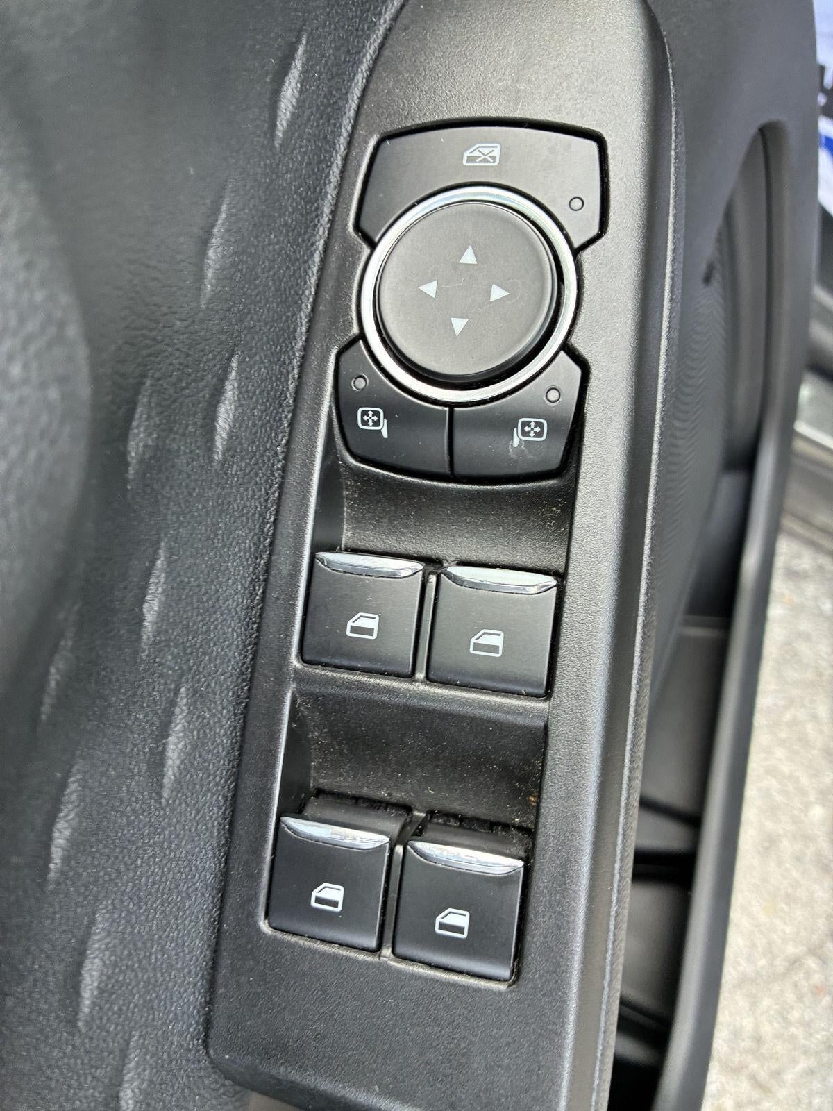 2020 Ford Escape SE - Photo 18