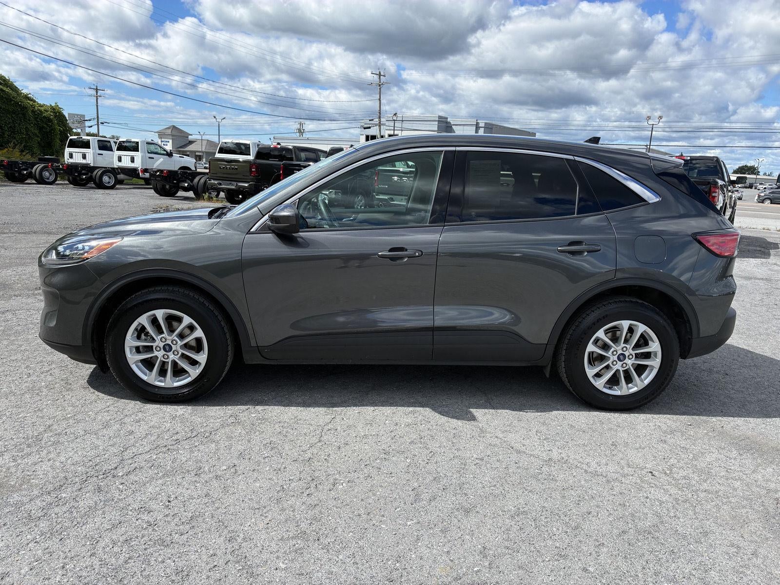 2020 Ford Escape SE