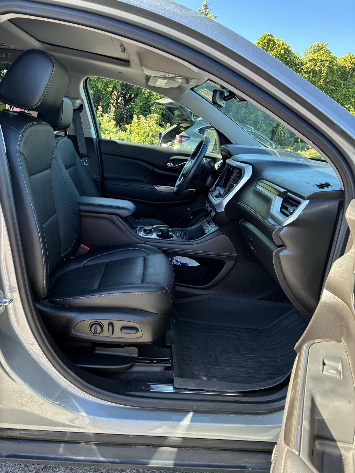 2023 GMC Acadia SLT - Photo 18