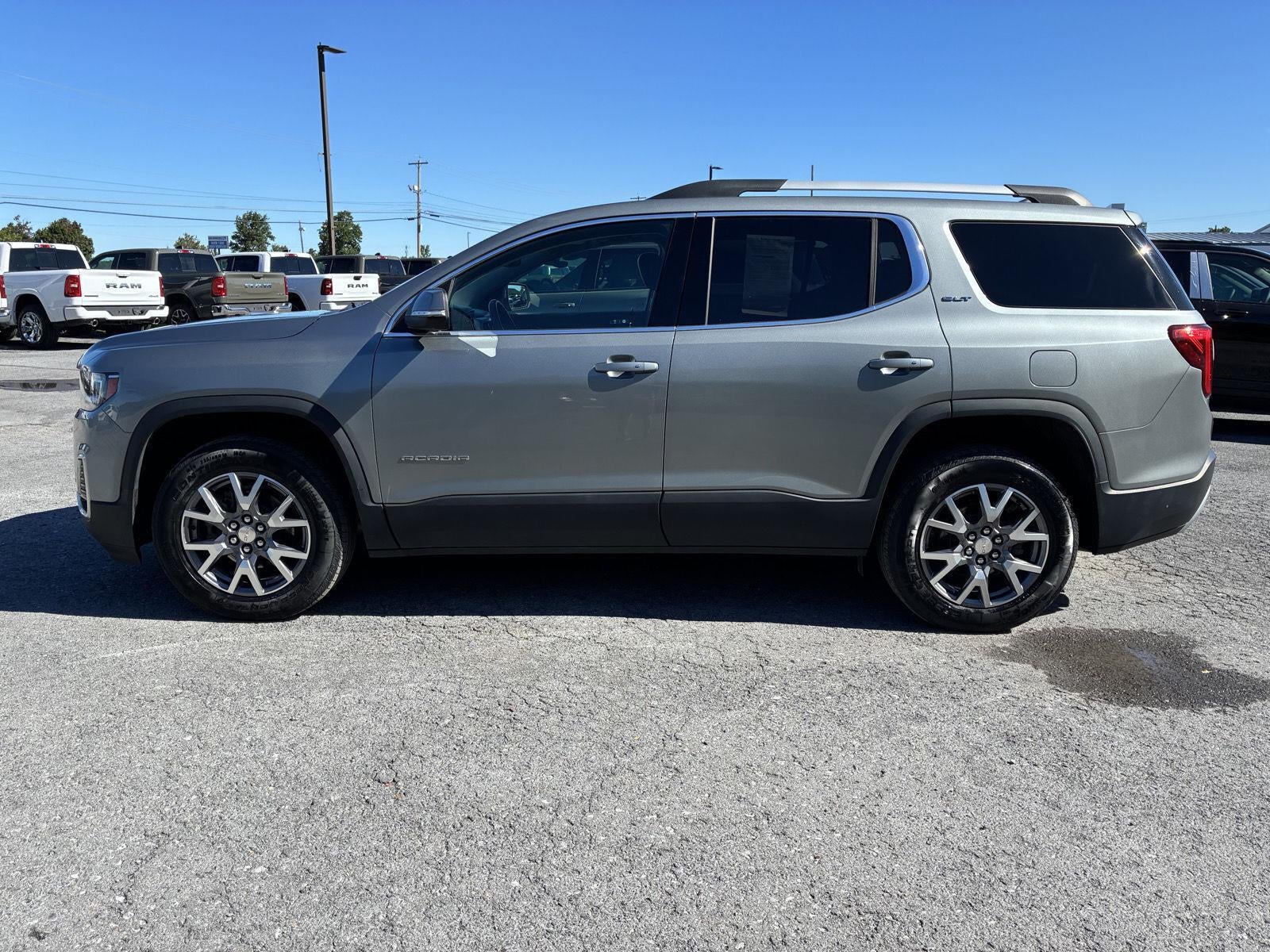 2023 GMC Acadia SLT